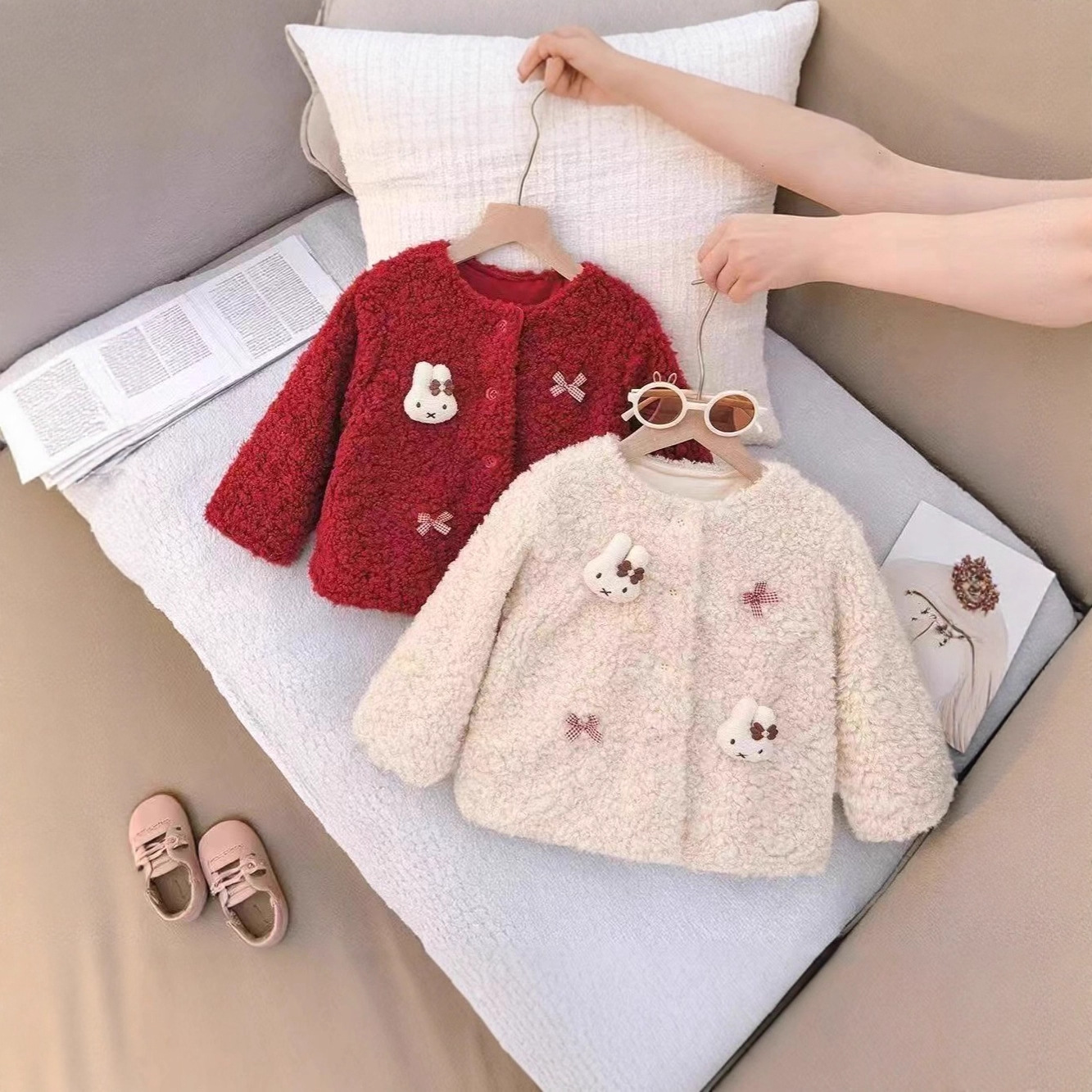 女童拜年外套2025年冬装新款加绒女宝宝洋气毛衣加厚上衣冬季儿童