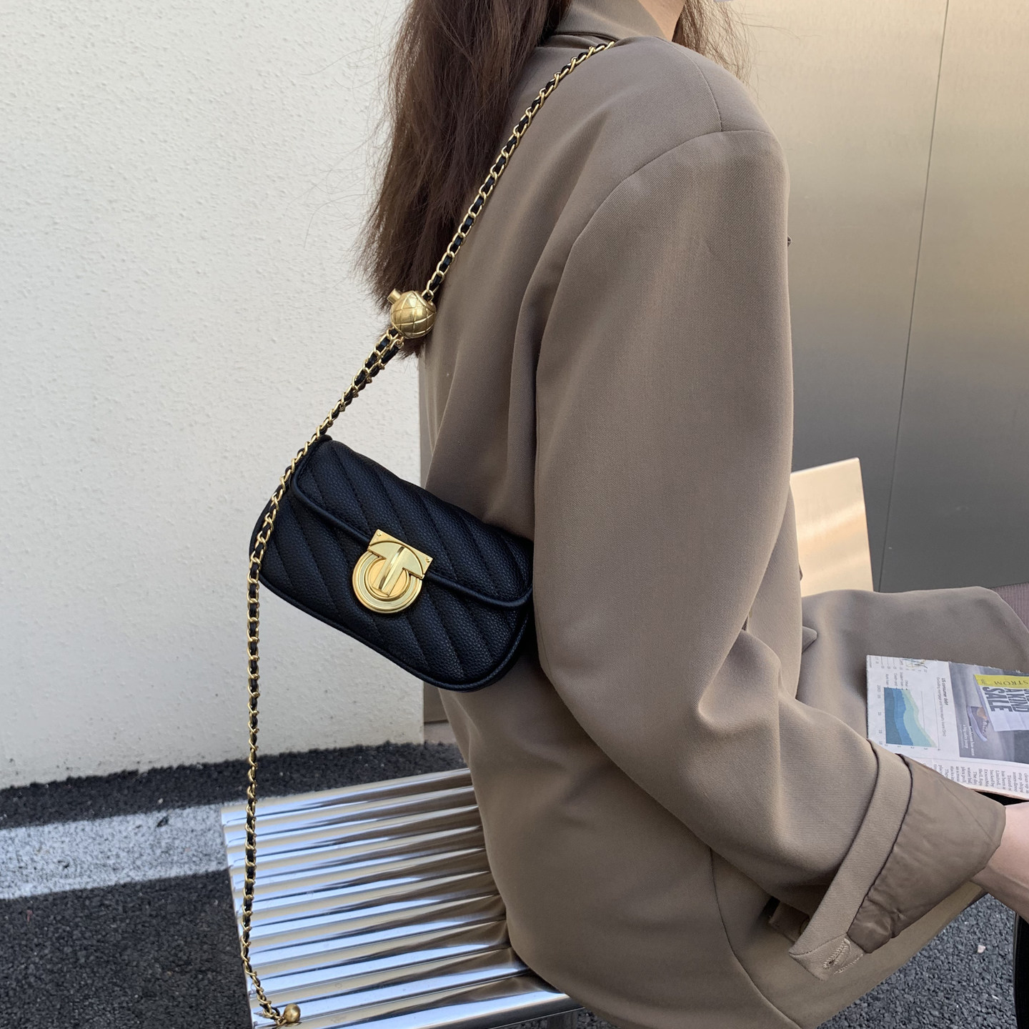 2026新款日韩风菱格小方包女斜挎包轻奢金属扣链条包黑色单肩包