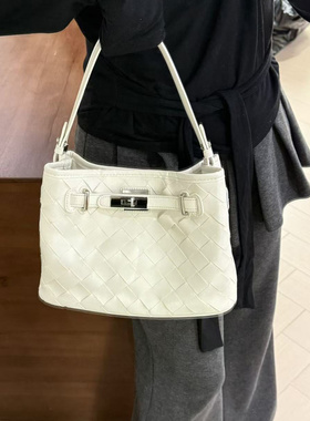 小众设计感编织水桶包女单肩斜挎包高级感百搭凯莉包白色