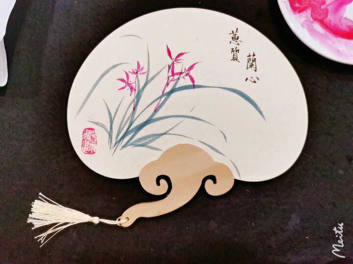 老鱼书画国画手绘团扇如意扇扇子兰花落款可定制