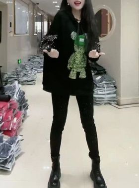 88165大爱美依缘2024秋冬新款连帽长袖卫衣小熊亮片时尚洋气女潮