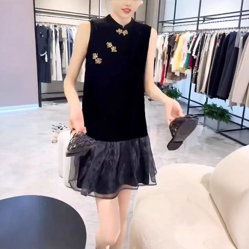 5525133大爱美依缘2025夏季新款复古时尚无袖盘扣拼接连衣裙女