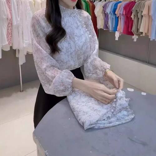 24808大爱美依缘2025秋季新款高级感别致法式碎花衬衫长袖宽松女