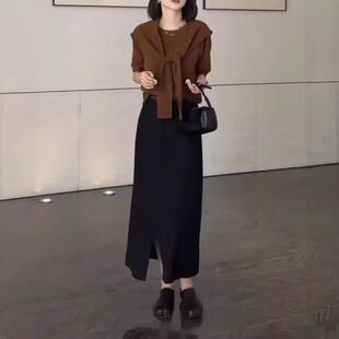 24707大爱美依缘2025秋季新款短袖宽松带披肩上衣开叉半身裙女装