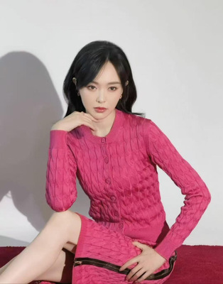 唐嫣同款玫红色麻花针织开衫半身裙套装轻奢高端小香风直筒OL半裙
