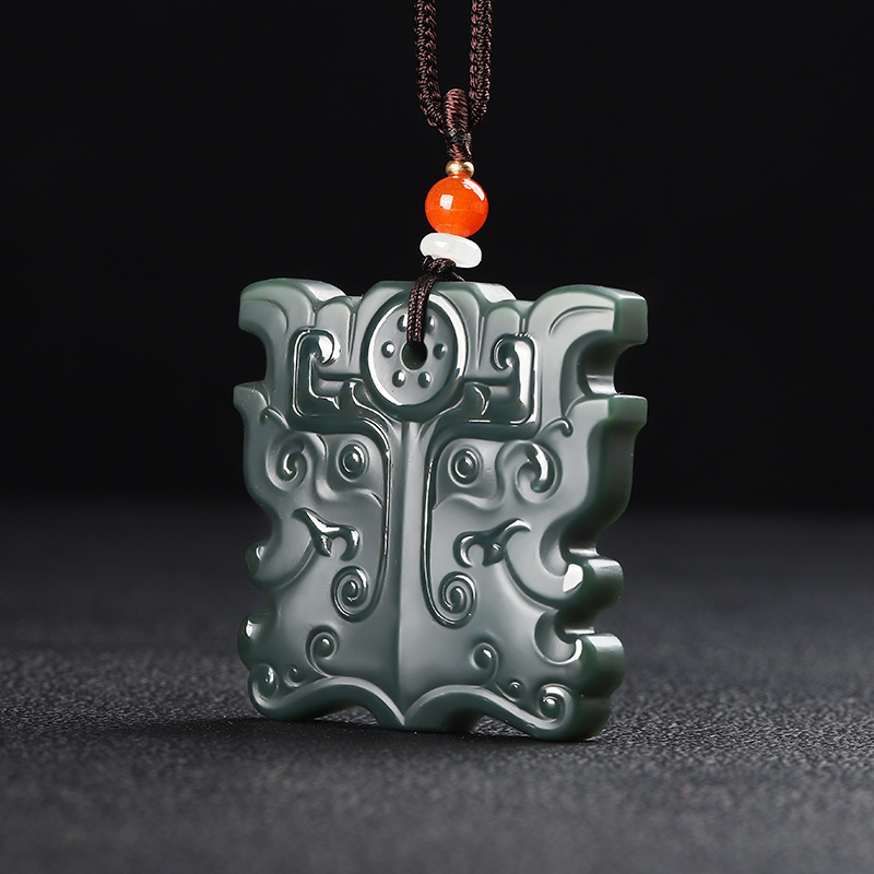 新疆塔青和田玉吊坠男女士兽面复古饕餮纹挂件饕餮吊坠细料项坠证