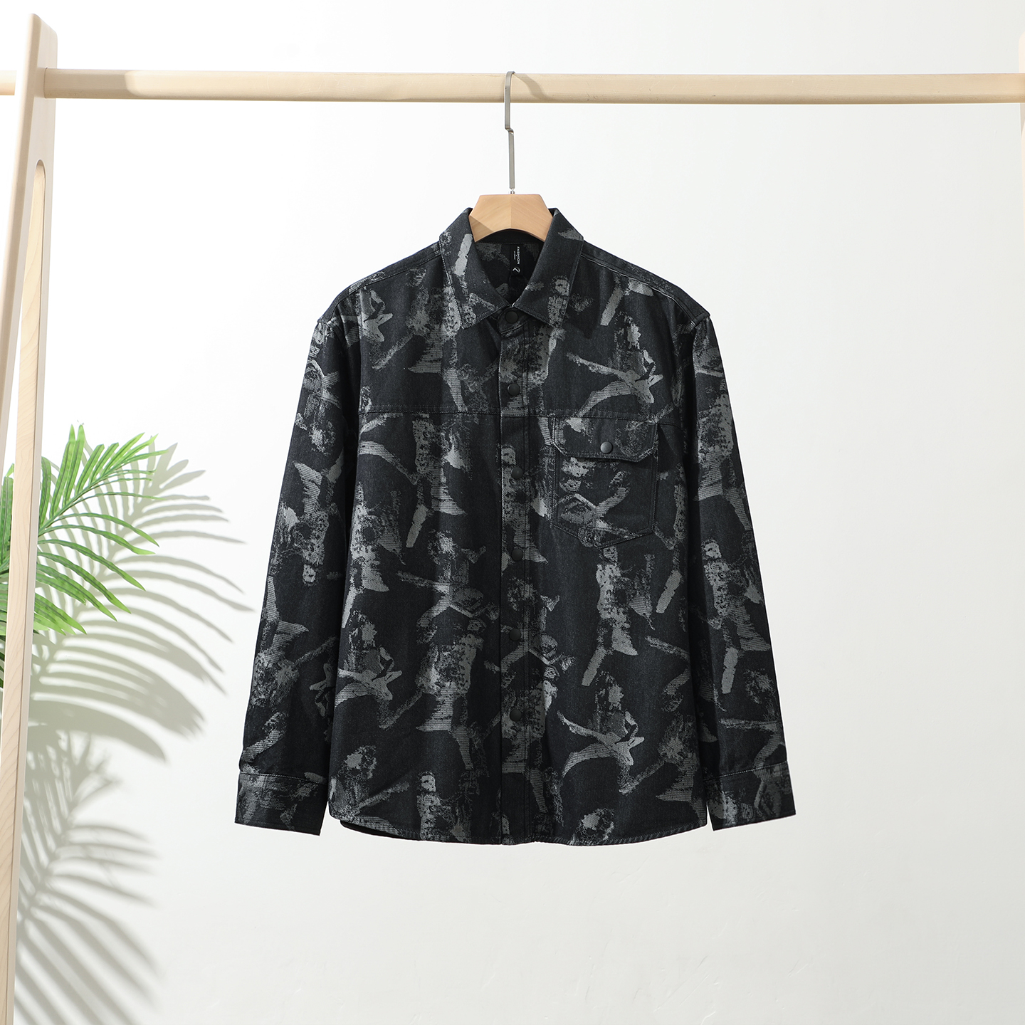 做工扎实！时尚好看 秋季男士时尚潮流印花翻领厚款长袖衬衣外套