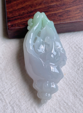 缅甸翡翠A货玉石珠宝新品自然光实拍冰糯种吊坠春带彩海螺401032