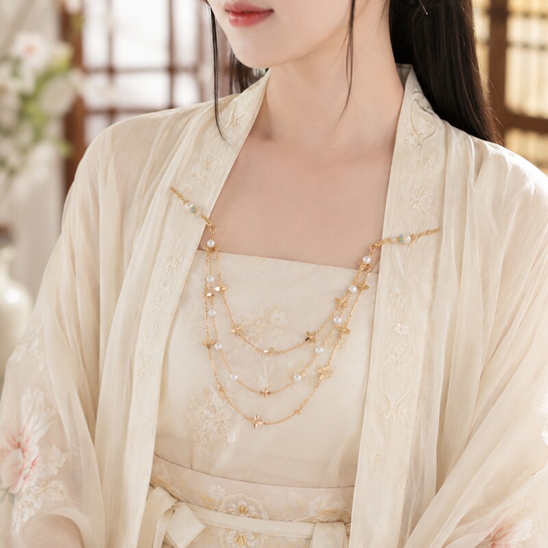 新中式蝴蝶汉元素前压襟防风夹图片