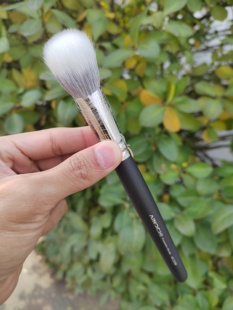 艾诺琪化妆刷新大师m209细光峰羊毛双层坡型点彩刷修容刷微瑕疵款