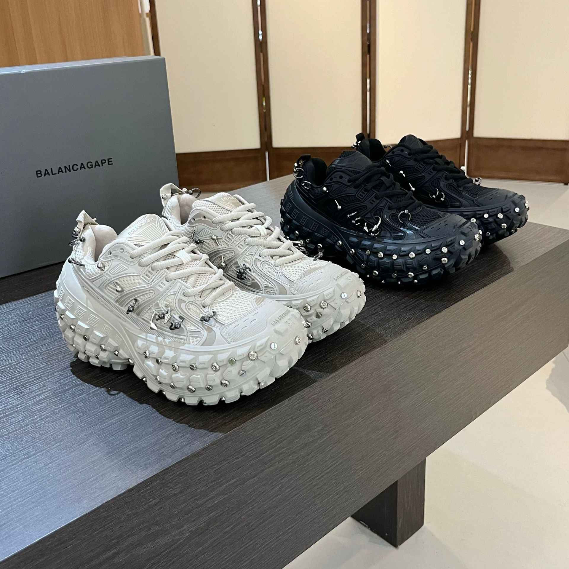 枫之时尚新款厚底增高老爹鞋铆钉