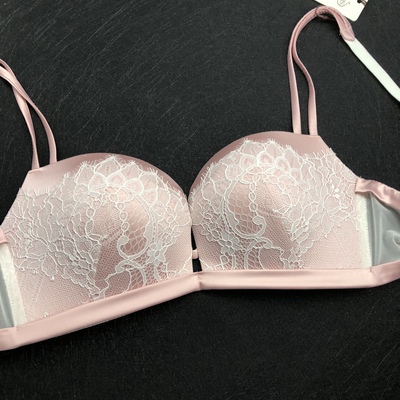 YI75C 80A 80B 80C 85B 粉半杯舒适有型小胸显大粉刺绣聚拢无钢圈