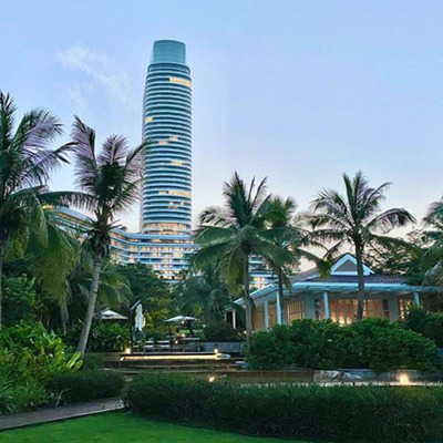 三亚保利瑰丽酒店1-3晚部分含早+啤酒+礼遇+水上浆板