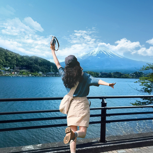 日本箱根神社+湖上鸟居+大涌谷缆车+山中湖白鸟滨+忍野八海一日游