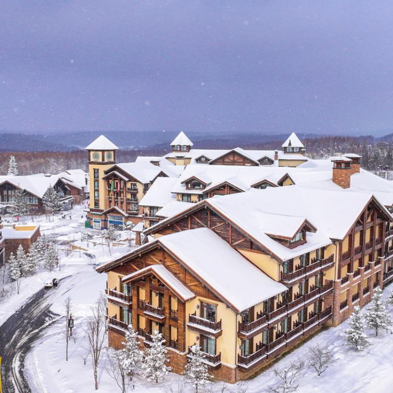 【滑雪度假】长白山郝力克酒店2-3晚含早+温泉+滑雪娱雪漂流