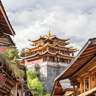 虎跳峡+香格里拉一日游+大经幡+回程高速+土司宴+环纳帕海