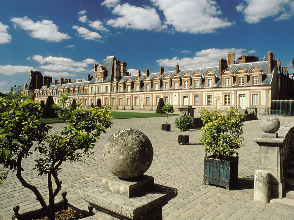 Day Trip to Fontainebleau and Vaux Le Vicomte