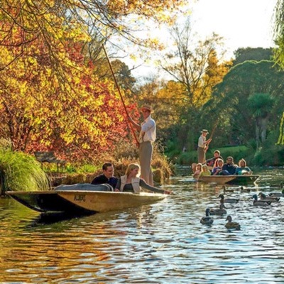 可趣游 新西兰旅游 基督城雅芳河泛舟 Punting on the Avon