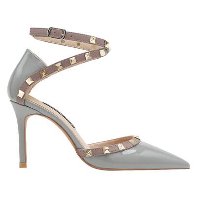 2021新款包头细跟铆钉潮时装凉鞋