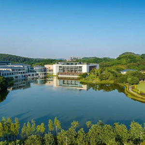 东莞迎宾馆山景房1-2晚含早+健身房+泳池+小火车游园