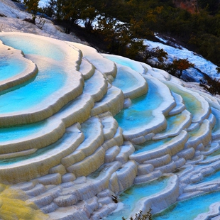 香格里拉白水台虎跳峡哈巴雪山观景台可选送回丽江大巴精品一日游