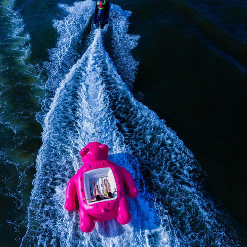 海上拖拽充气船 放松自由 海上风景