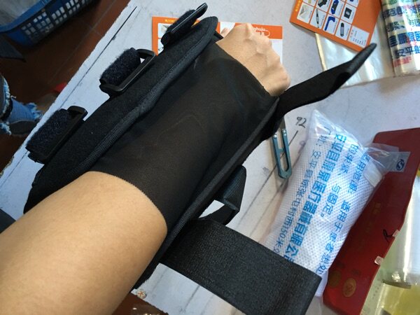 手腕挠骨折固定护具腕关节手臂韧带受伤支具手部保护套钢板护腕