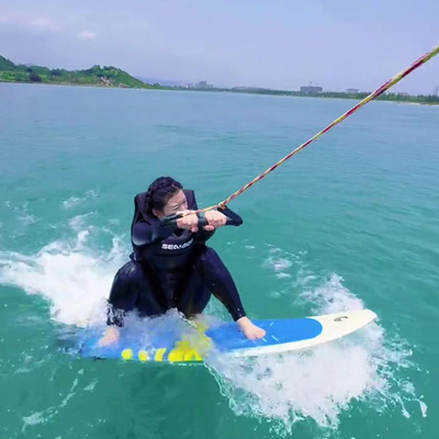 泰国普吉岛尾波冲浪Seatime wakesurf游艇造浪艇包船可中文拍照