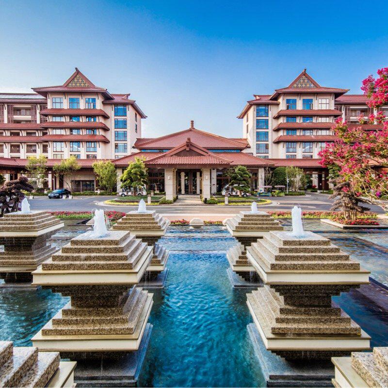 【618专享】昆明古滇皇冠假日酒店+欢乐世界/温泉双人度假住玩套餐
