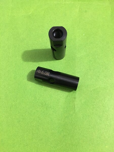 A16中意料夹，M8*1.0右牙全长42mm外径15mm。