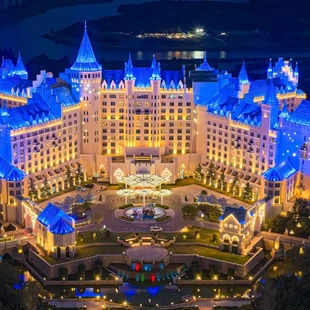 【春节寒假可订】郑州银基冰雪酒店2天1晚高级房住宿+动物王国/冰雪/温泉/乐海+早餐