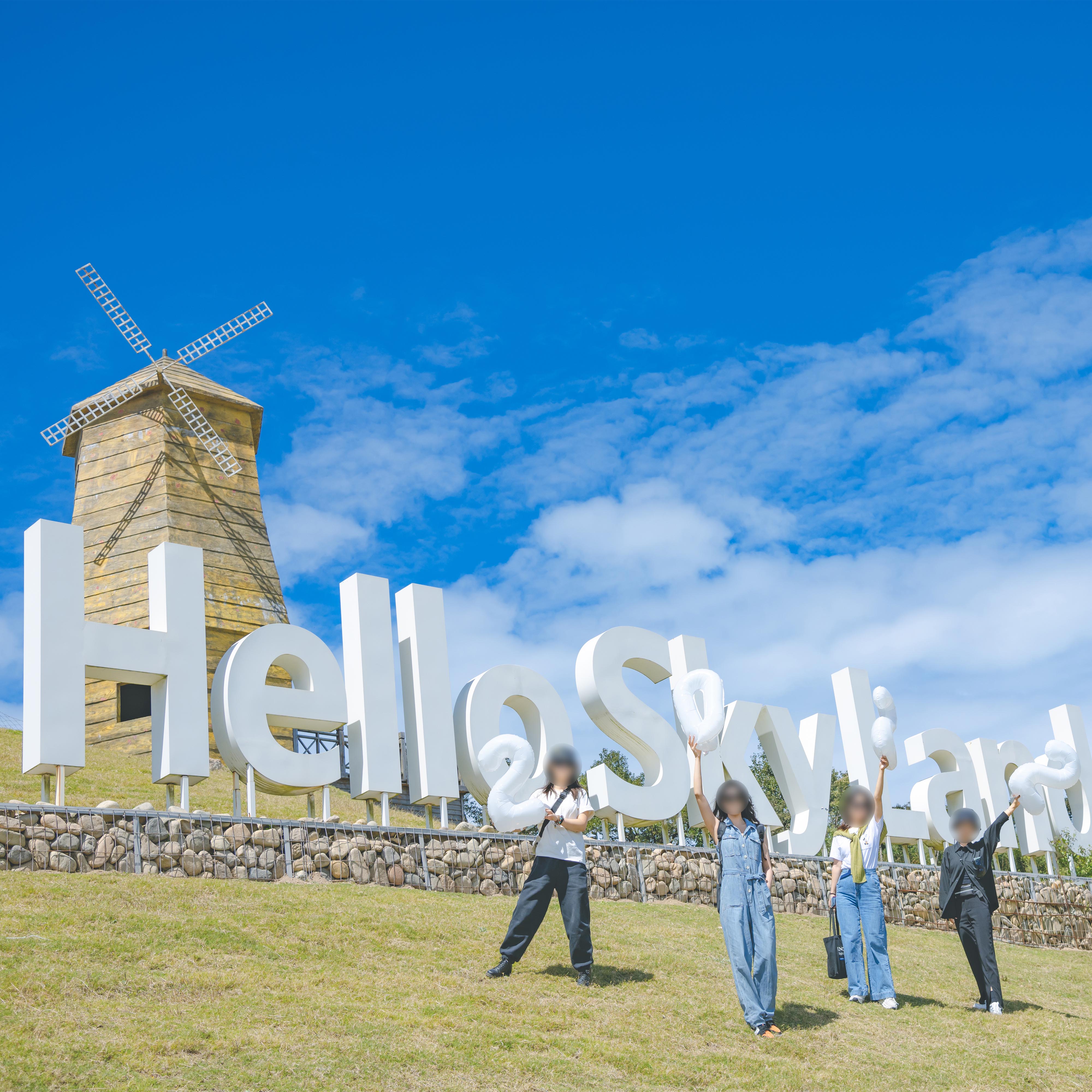 1.“当地资深摄影师1对1服务|根据你的风格定制脚本,拒绝千篇一律!” 2.“一口价全包|含航拍 照片直播,拍完不加价,底片全送!” 3.“照片直播 0延迟速出精修片|加赠照片+水印,朋友圈抢先点赞!” 4. “当地网红摄影师带队|带你打卡隐藏机位,告别游客照!”