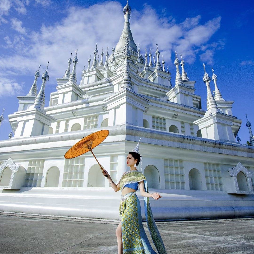 芒市瑞丽旅游 纯玩私家小团一日游 一寨二国姐告口岸总佛寺边贸街