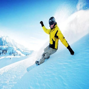 内蒙古呼和浩特旅游响沙湾滑雪辉腾草原乌兰哈达火山旅拍5日游