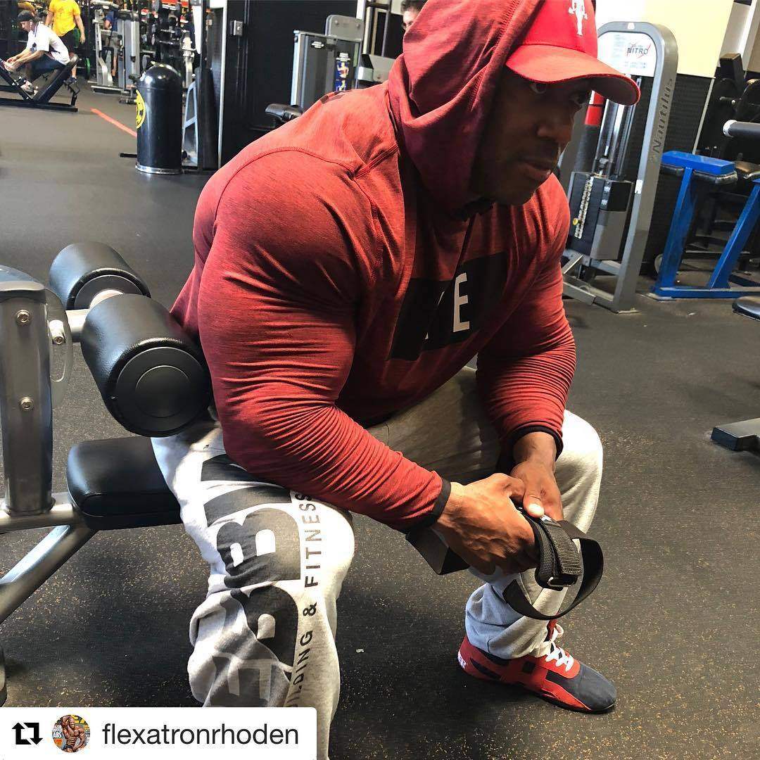 ae奥赛冠军健身连帽卫衣