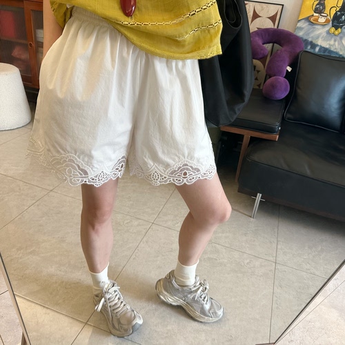 25Ann studio韩版时尚休闲百搭宽松显瘦松紧腰拼接蕾丝花边短裤女