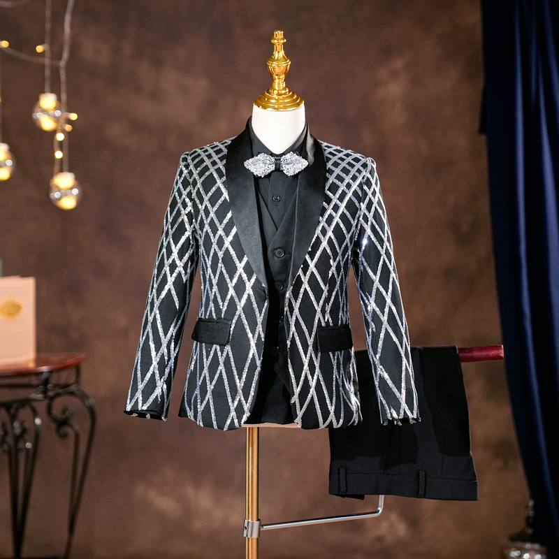 亮片潮服时尚走秀钢琴演出