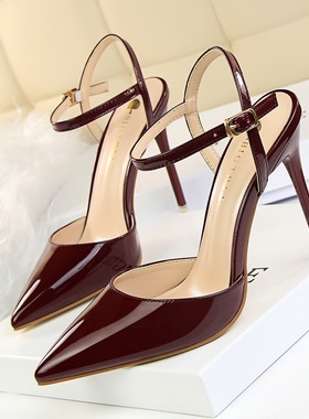 酒红色尖头无跟高跟鞋后空包头单鞋一字扣凉鞋拖女夏外穿精致新款