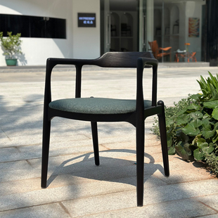 2025新款高端酒店布面靠背椅主人位茶椅现代扶手椅家用实木餐椅