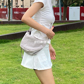 NIKE耐克男女包斜挎包新月形运动包饺子包休闲单肩包HQ4370 009