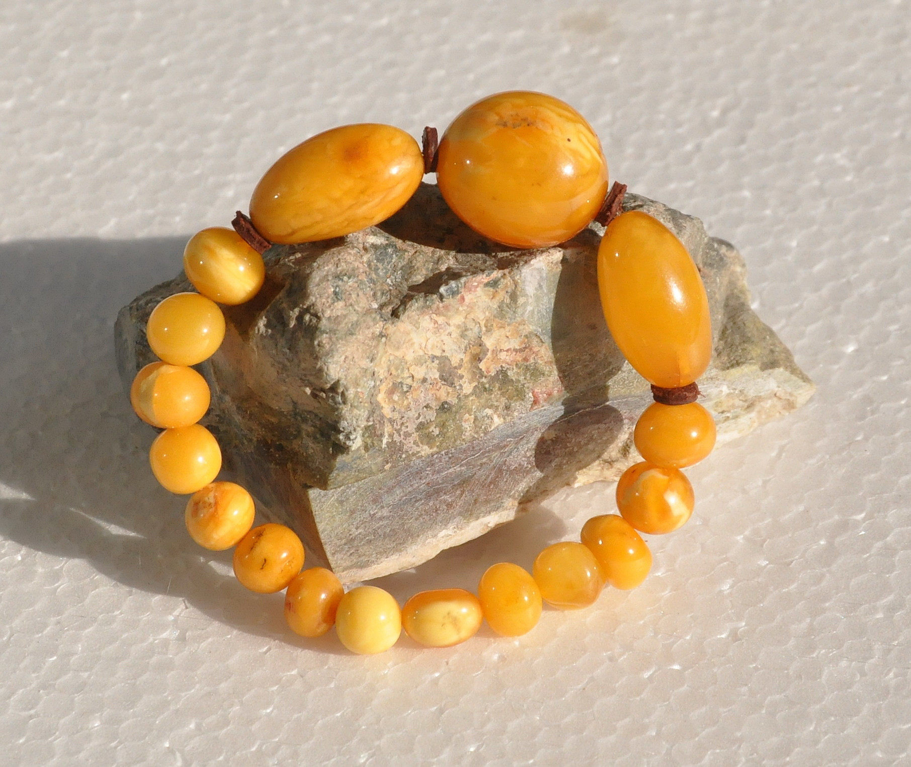 欧洲古董老蜜蜡手串1