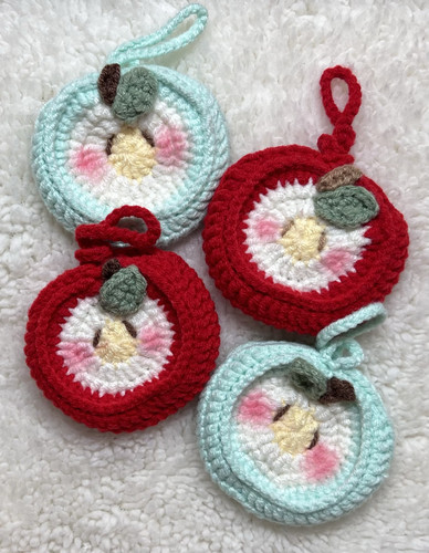 3苹果挂件钩织成品苹果耳机包可爱耳机包手工礼物