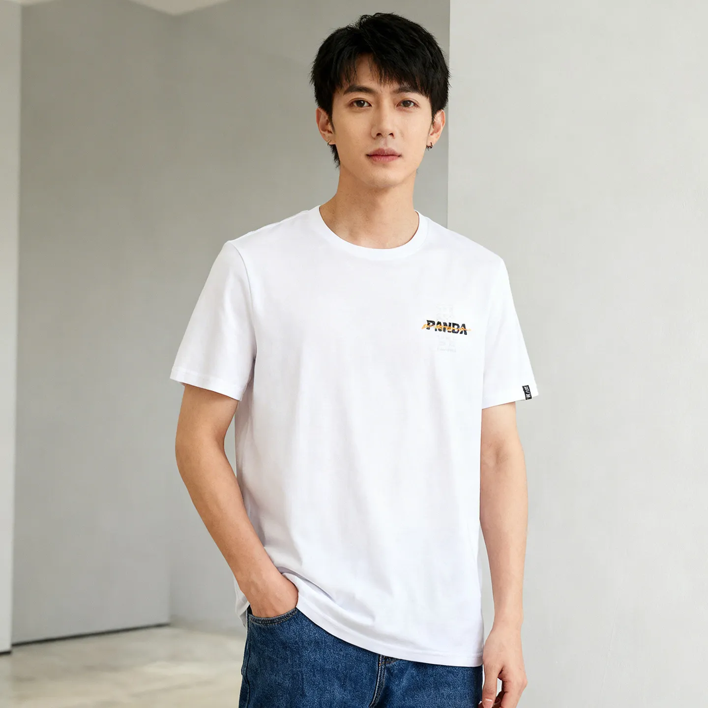 男夏季白色短袖T恤衫圆领套头白色黑色百搭色青年男上衣休闲风