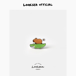 official可爱鳄鱼卡皮巴拉胸针卡通少女包包别针水豚发夹 Looksea