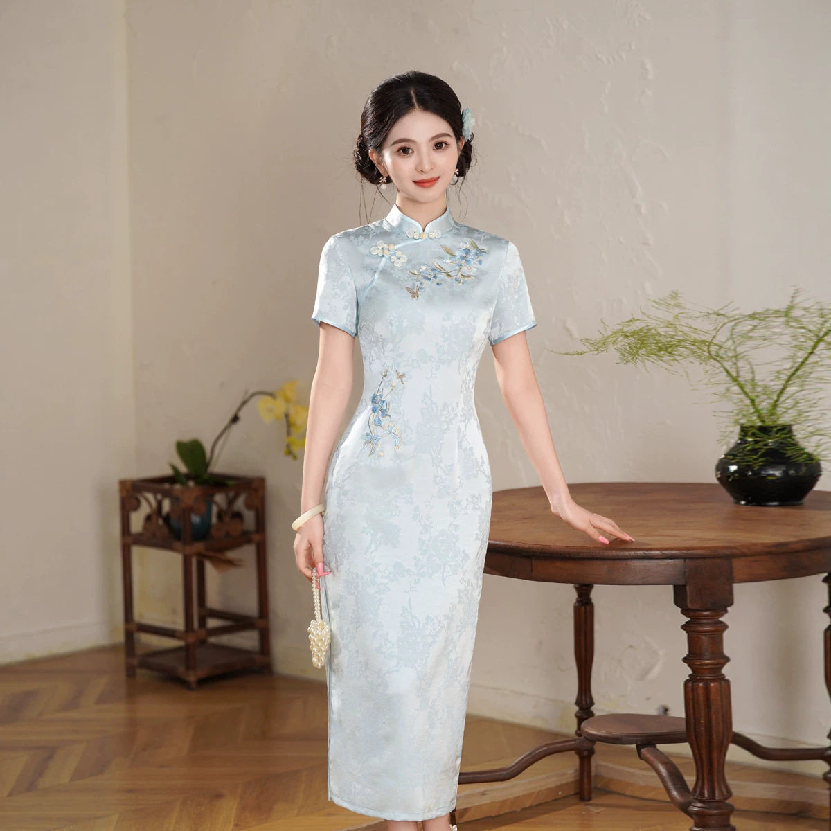 M浅蓝色短袖改良旗袍清新花卉刺绣暗纹提花温婉民国风日常气质