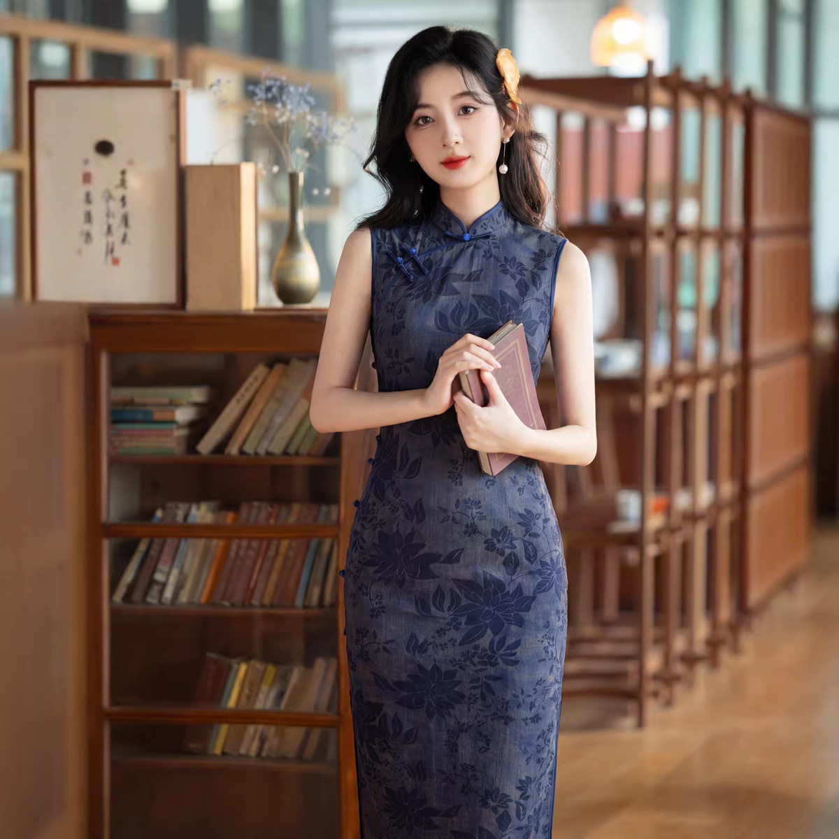 M复古牛仔蓝提花无袖改良旗袍新中式长款修身气质国风连衣裙日常