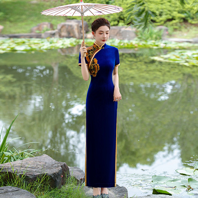 Y走秀旗袍绣花丝绒超长款复古优雅高开叉改良礼仪表演出服连衣裙