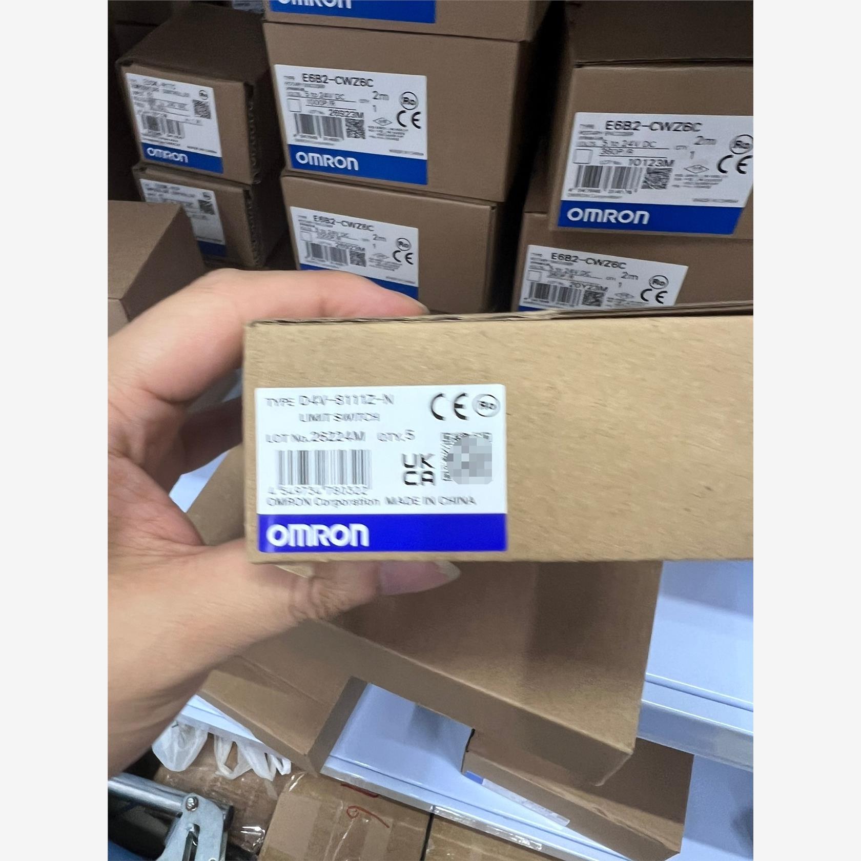 欧姆龙D4V-8111Z-N行程限位开关