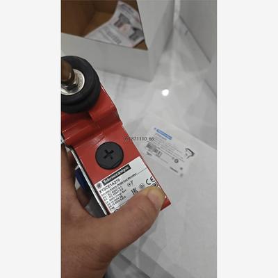 法国施耐德拉绳开关XY2CE