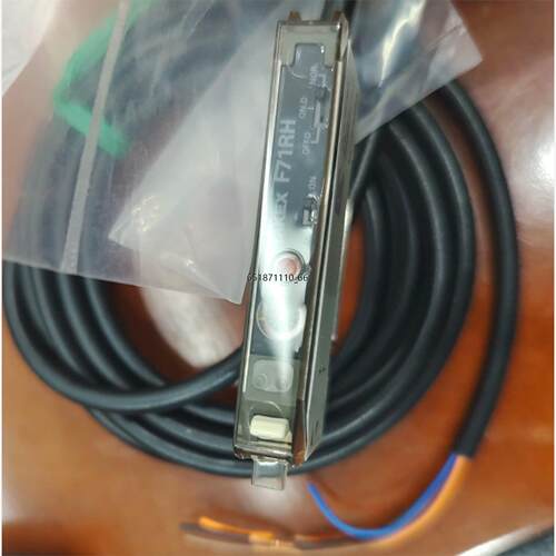 TAKEX竹中F71RH，有两个